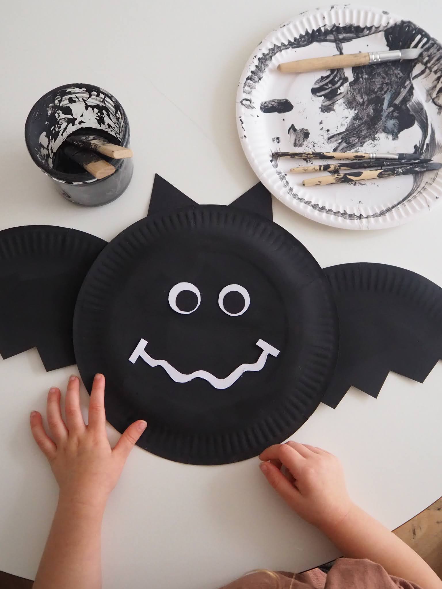 Halloween Craft - Paper plate bat