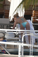 Britney Spears Sexy Blue Bikini Pictures
