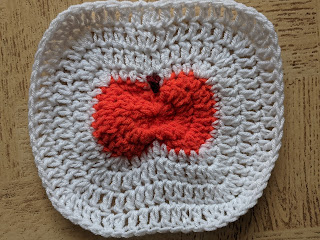 P for Pumpkin Granny Square -  a free crochet pattern from Sweet Nothings Crochet