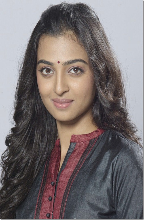Vetri Selvan Actress Radhika Apte Stills