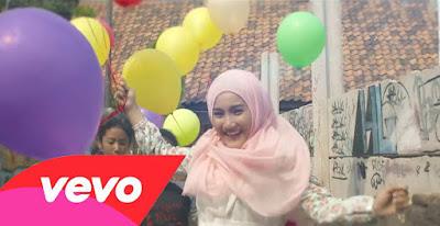 Vevo Release Official Music Video Fatin Shidqia yang Berjudul 'Away'