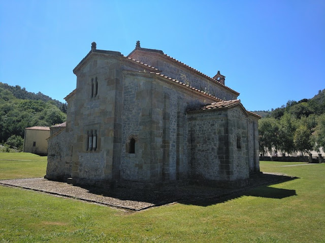 Santa Maria de Valdedios en Villaviciosa (Asturias-España)