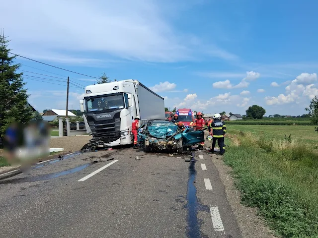 Accident mortal la Grănicești. Coliziune violentă între un autoturism și un camion