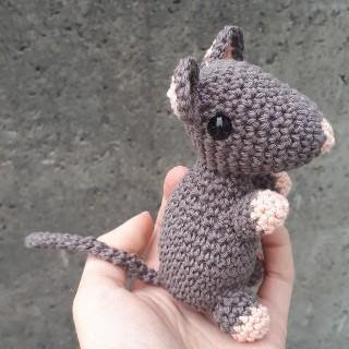 RATA AMIGURUMI