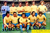 U. D. LAS PALMAS. Temporada 1976-77. Carnevali, Martín II, Hernández, Roque, Páez y Wolff. Juani, Félix, Morete, Noly y Miguel Ángel. CLUB ATLÉTICO DE MADRID 1 U. D. LAS PALMAS 0. Domingo 10/04/1977. Campeonato de Liga de Primera División, jornada 29. Madrid, estadio Vicente Calderón. Árbitro: Ernesto Daniel de Burgos Núñez. Entrenadores: Atlético de Madrid: Luis Aragonés. Las Palmas: Roque Olsen. Clasificación final Liga: Atlético de Madrid: Campeón de Liga, 46 puntos. Las Palmas: 4º puesto, 36 puntos. GOLES: 1-0: 86’, Rubén Cano.