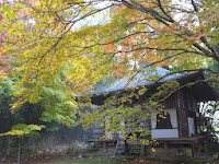 護摩堂の紅葉。