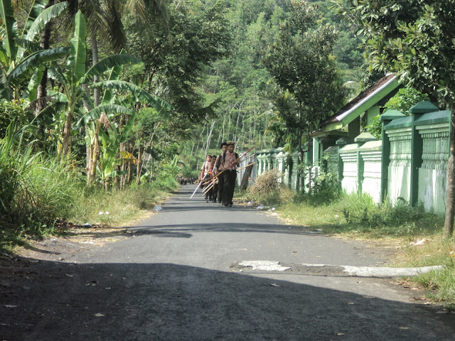 Jelajah Medan Pramuka SMPN 02 Pasirian