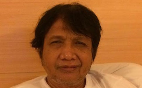 Puisi: Lewat Tengah Malam (Karya Gunoto Saparie)