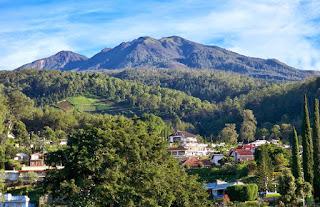 5 Gunung Paling Angker Yang Ada Di Indonesia