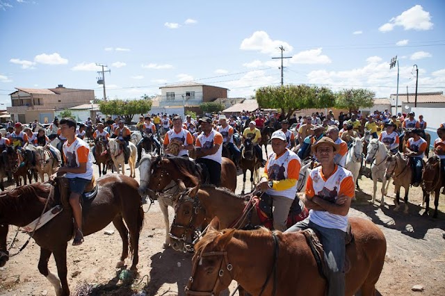 Cavalgada e Missa do Vaqueiro marcam início dos festejos juninos 