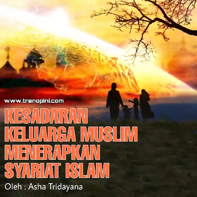 Setelah menyadari berbagai persoalan yang timbul akibat dari sistem sekuler, tentunya keluarga muslim harus bersikap kokoh dan konsisten. Peran keluarga muslim semestinya menegaskan bahwa hanya dengan Islam kaffah segala permasalahan dapat teratasi hingga tuntas tanpa menimbulkan masalah baru. Kondisi ini membutuhkan upaya yang cukup besar, mengingat dominasi sekulerisme dapat masuk dari berbagai celah. Namun, ketika keberadaan keluarga muslim telah mengambil perannya dengan benar setidaknya pondasi akidah Islam masih tertanam meskipun tetap membutuhkan pengawasan. Maka penerapan syariat Islam secara kaffah dapat terwujud dan keluarga muslim akan senantiasa menjadikan aturan Islam sebagai pondasi dan standar kehidupan.