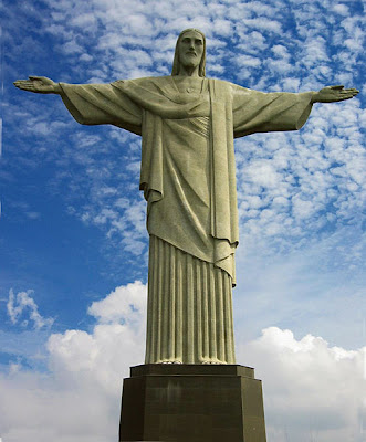 picture of christ the redeemer statue in rio de janeiro brazil