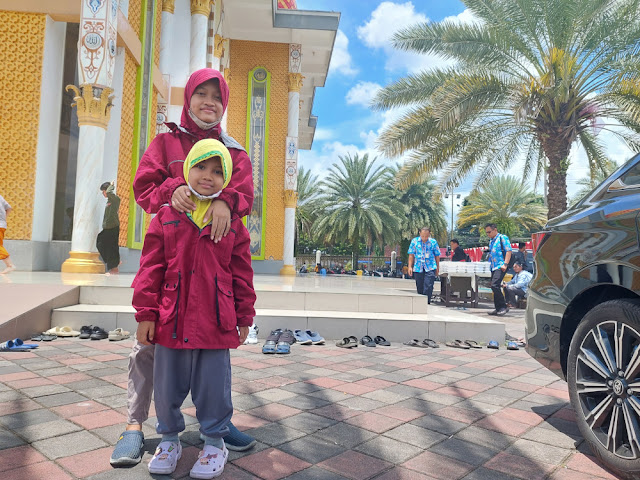 Pembangunan Masjid Roudhotul Muchlisin Jember