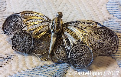 filigraani perhonen rintakoru hopea / Silver Filigree Butterfly jewelry antique
