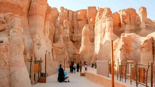 Saudi Arabia received 93.5 million Tourists in the Year 2022 - Saudi-Expatriates.com