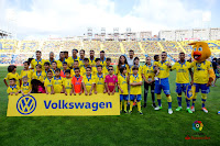 U. D. LAS PALMAS - Las Palmas de Gran Canaria, España - Temporada 2016-17 - Hélder Lopes, Jesé, Michel Macedo, Kevin-Prince Boateng (medio tapado), Lemos, Bigas, Montoro, Momo, Javi Varas, Roque Mesa y Jonathan Viera - U. D. LAS PALMAS 1 (Bigas) F. C. BARCELONA 4 (Neymar 3, Luis Suárez) - 14/05/2017 - Liga de 1ª División, jornada 37 - Las Palmas de Gran Canaria, estadio de Gran Canaria - Las Palmas, con una difícil situación dentro del vestuario, apenas fue rival para un Barcelona que sigue apurando sus opciones para ganar la Liga