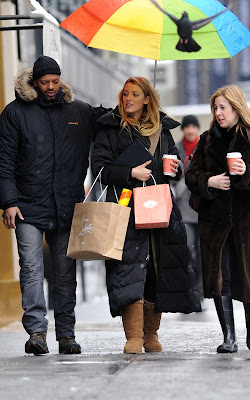 Blake Lively shopping in between work on 