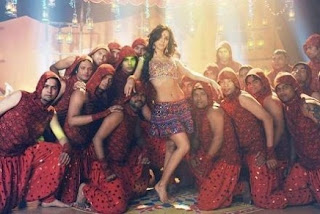 Mallika Sherawat Photos of Shalu Ke Thumke Song