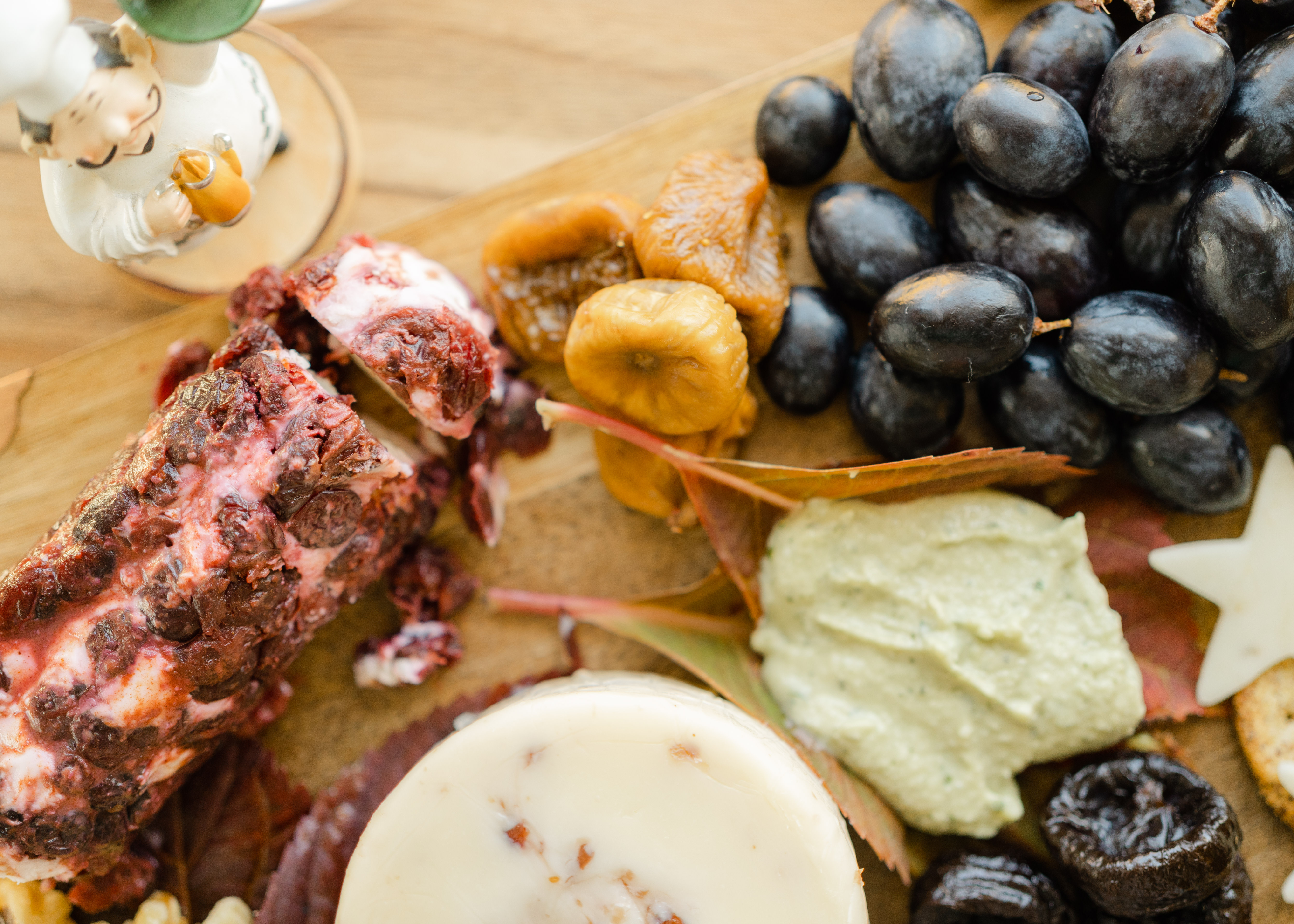 How to make a Charcuterie board for Thanksgiving