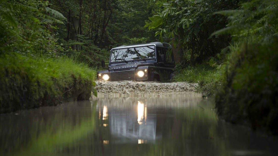 Land Rover Defender Off Road HD Wallpaper 4