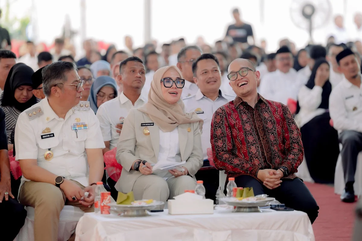 Bupati Barru bersama pengurus KMP usai pelantikan se-Kabupaten Barru
