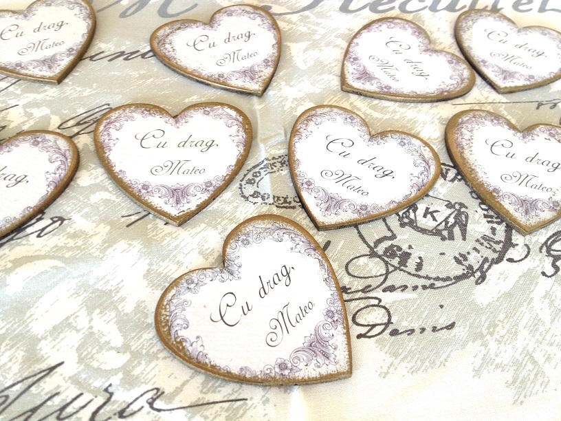 http://le-cose-animate.blogspot.ro/2014/04/marturii-personalizate-vintage-heart.html