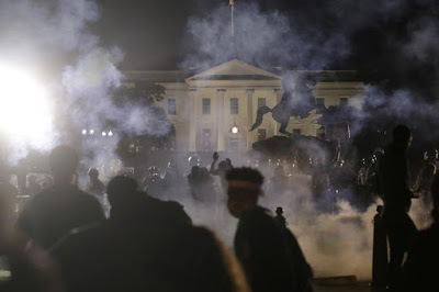 US cities under curfew as clashes outside White House,white house,white house,white house in lockdown with protesters outside gates,white house riots,white house protests,george floyd protests white house,white house fire,white house george floyd protest,us cities,protesters clash,president rushed to bunker,clash with police,george floyd crisis white hosue,washington dc protests,trump is taken to ‘terror attack’ bunker,u.s. national guard on standby as violence erupts in dozens of u.s. states,trump taken to bunker,washington dc riots,washington protest