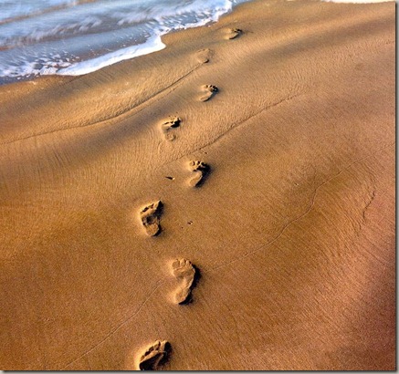 footprints-in-sand1
