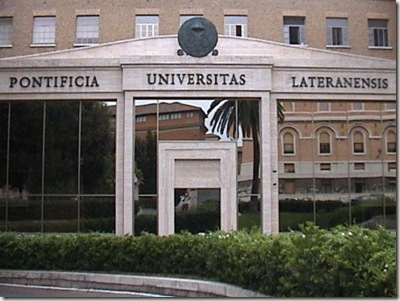 15-PontificiaUniv-1