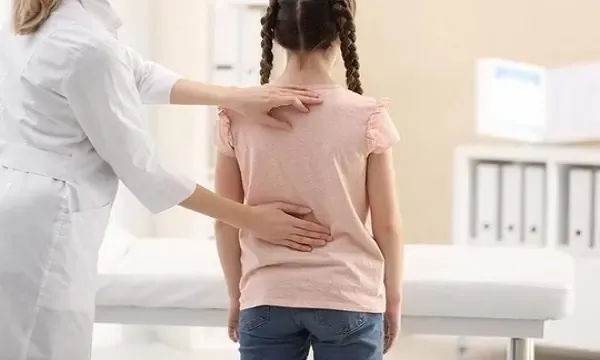 آلام الظهر فى الأطفال والمراهقين Back pain in children