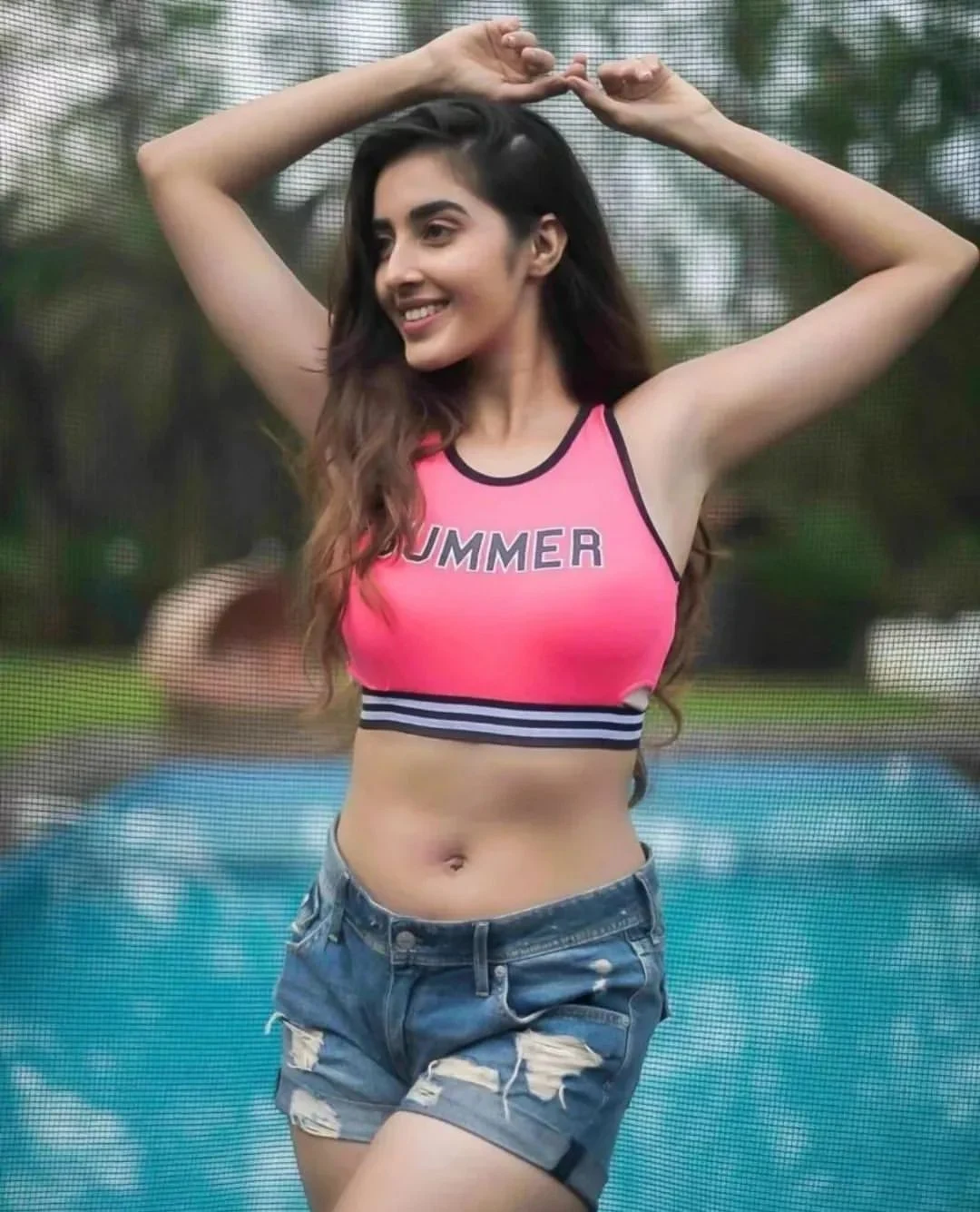 simrat kaur navel