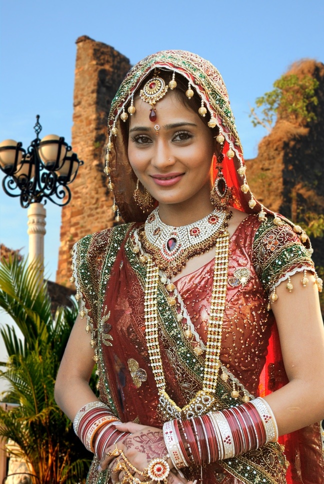 Sara Khan 39s Punjabi bride look for Ram Milaayi Jodi