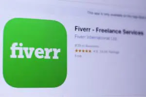 التعريف بموقع fiverr وطرق كسب الدولارات منه