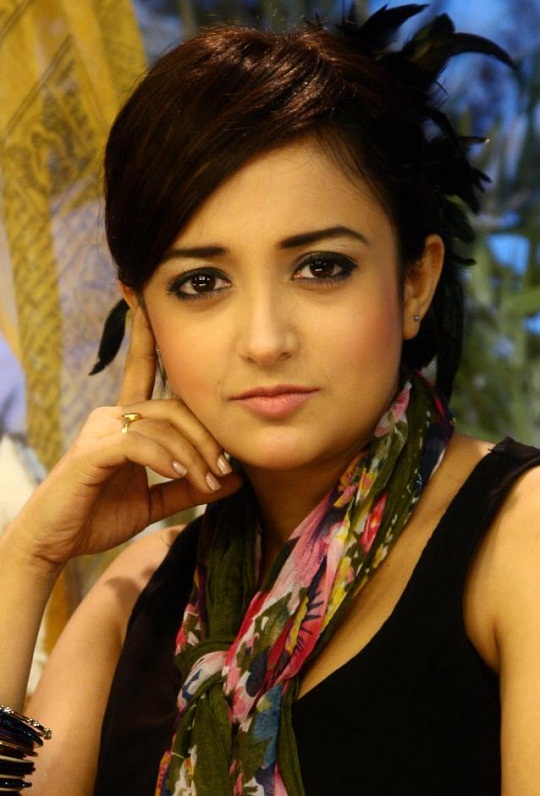 monali thakur wallpaper