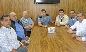 Prefeito de Teresópolis,Arlei Rosa,debate segurança com o comando da Polícia Militar 