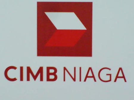 CIMB Group, Southeast Asia's fast growing universal bank with core businesses in consumer banking, investment banking, Islamic banking, Asset Management and Private banking,Lowongan Teller Bank Niaga Yogyakarta,Jakarta,Lampung