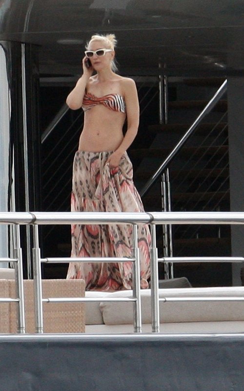 Gwen Stefani bikini