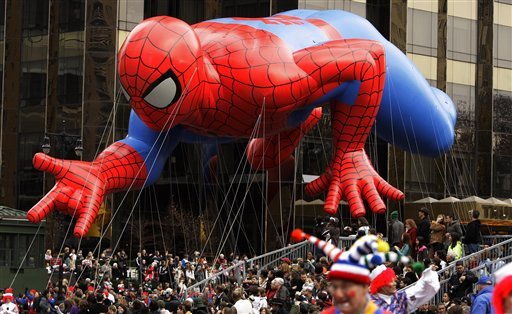 El Sorprendente Hombre AraÃ±a desfila para Macy's