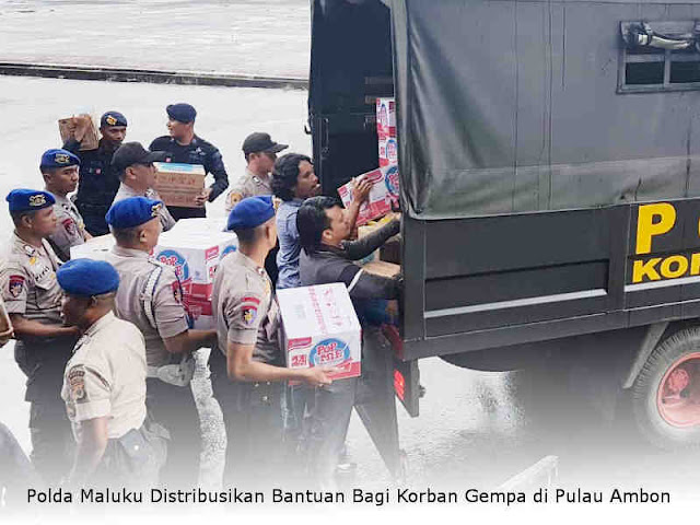 Polda Maluku Distribusikan Bantuan Bagi Korban Gempa di Pulau Ambon