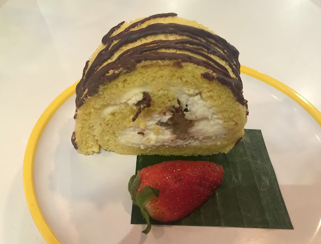 Yo Sushi Tokyo banana cake