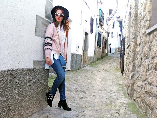 fashion, moda, look, outfit, blog, blogger, walking, penny, lane, streetstyle, style, estilo, trendy, rock, boho, chic, cool, casual, ropa, cloth, garment, inspiration, fashionblogger, art, photo, photograph, Avilés, oviedo, gijón, asturias, jeans, chaleco, chaqueta, sombrero, hat, jeans, vaqueros,  camisa, t-shirt, candelario, salamanca, vest, jacket, 