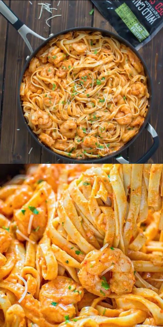If you are looking for an easy, restaurant-quality pasta and shrimp dinner, you've come to the right place! The creamy roasted pepper sauce has elegant and unique flavor. This shrimp dinner is cooked in 30 minutes! Visit Cooktoria.com for detailed instructions and printable recipe. #pasta #shrimp #dinner #seafood #easydinner #recipeoftheday