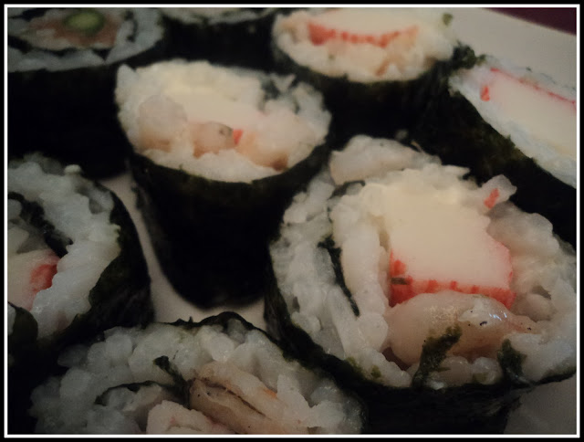 sushi  salmón cangrejo alba hogar