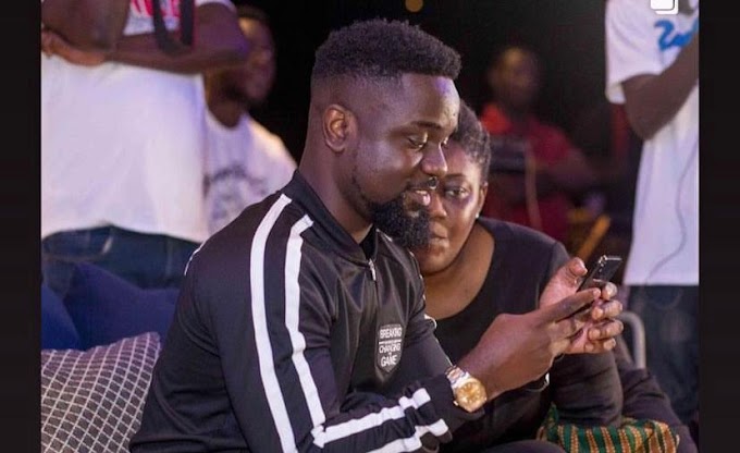 Sarkodie broken, pens long emotional tribute and to eulogize and mourn his lawyer
