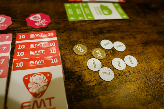 startups oink games board 新創公司 桌遊 將3元與1元相加, 最後為總分