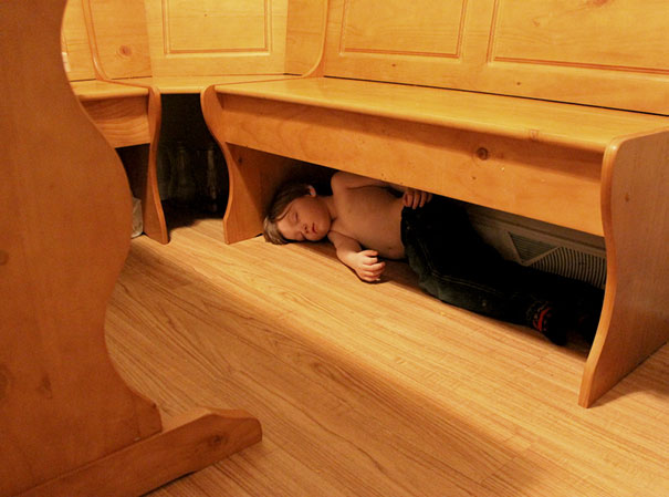 15+ Hilarious Pics That Prove Kids Can Sleep Anywhere - Napping Under The Bench