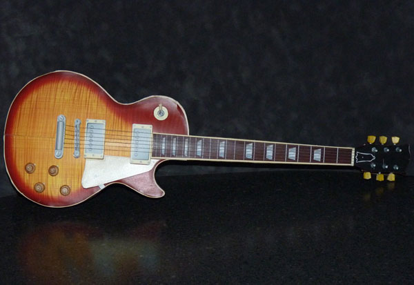 Les Paul Guitar Paper Craft Model