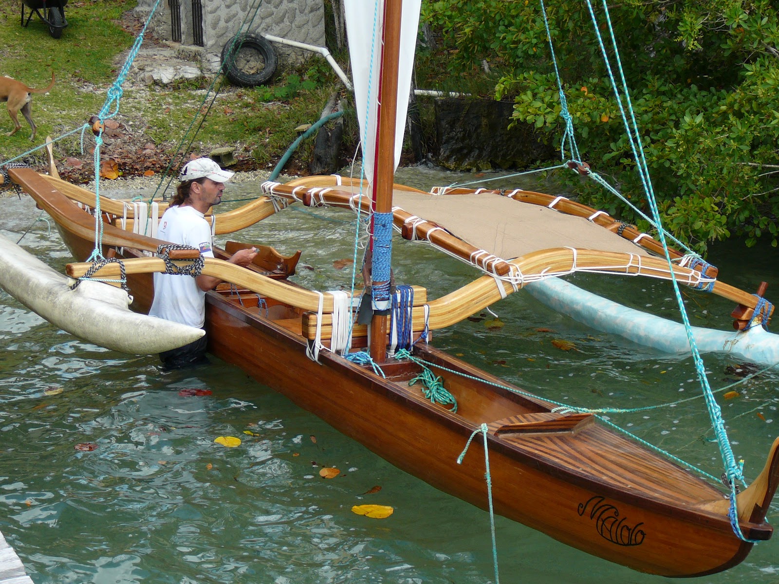Bacalar: Hawaiian outrigger canoe