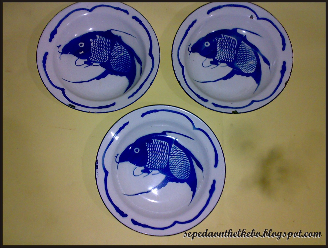  PIRING  ENAMEL GAMBAR  IKAN TERJUAL 