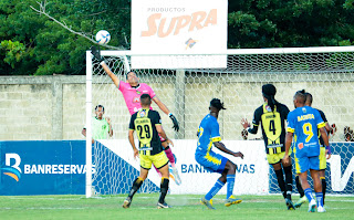 Darling Batista marca el gol de la victoria de Atlántico FC